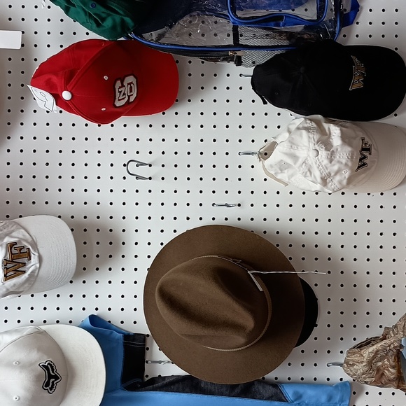 Yuengling (Beer) University $28 1 sz+'Free hat . - Picture 5 of 5